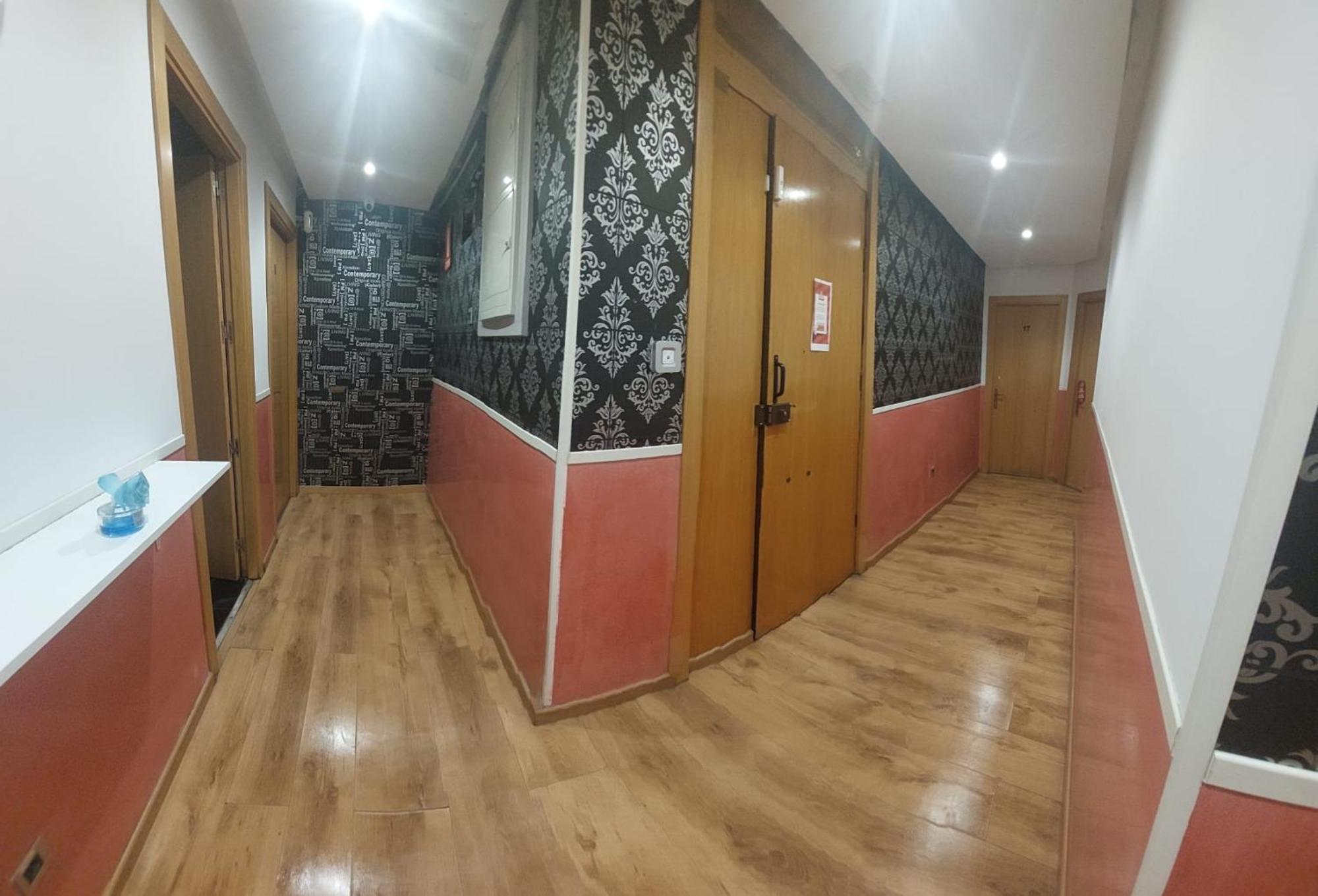 Hostal New Life Madrid — Fotos 1